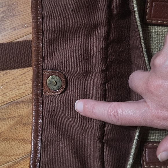 Fossil shoulder bag, size 12"x"11" - Picture 6 of 16